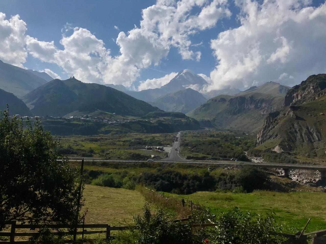 Riverside Kazbegi Exterior photo